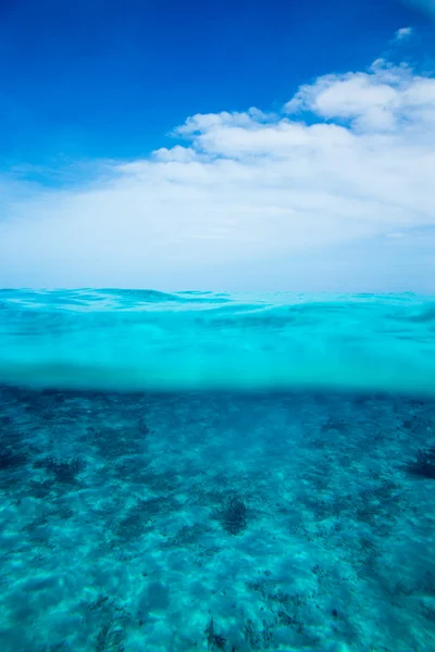 Pláž v Maledivy — Stock fotografie