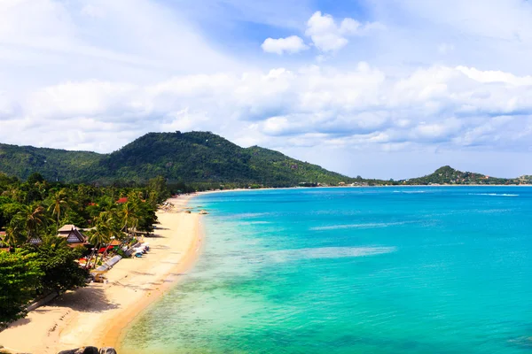 Beach and tropical sea — Stock Photo, Image