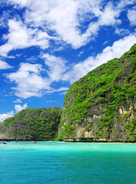 Rocks and sea in Krabi — Stock Photo, Image