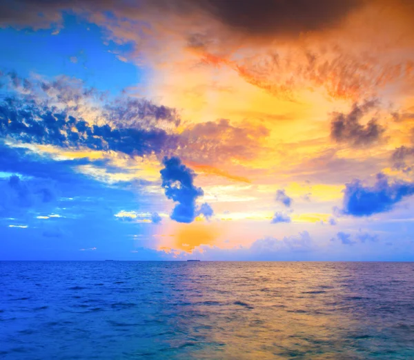 Zachód słońca na Malediwy — Zdjęcie stockowe