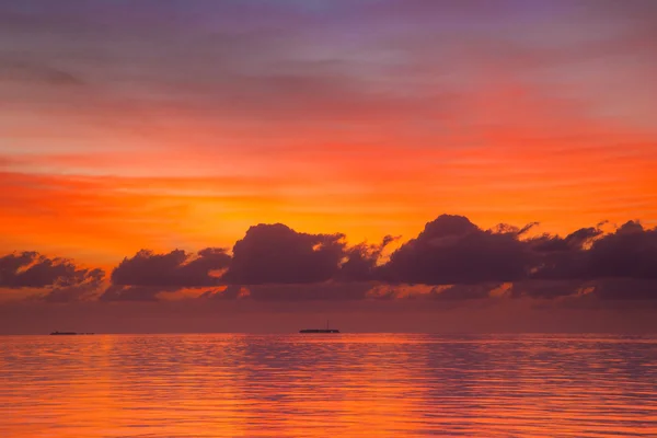 Zonsondergang op de Maldiven — Stockfoto