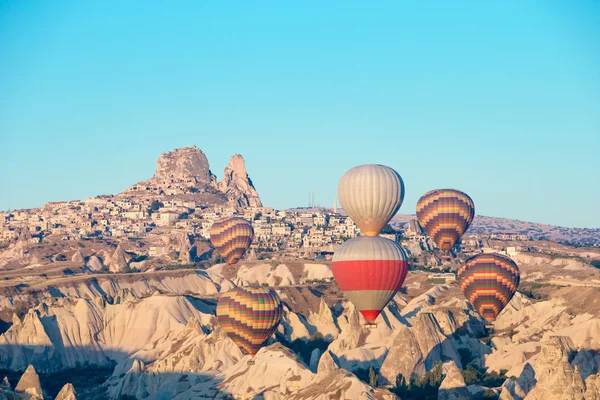 Luftballons über Kappadokien in der Türkei — Stockfoto