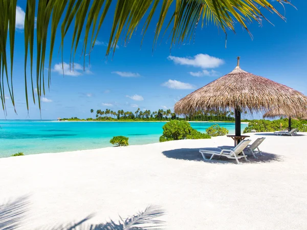 Hermosa playa en las maldivas — Foto de Stock