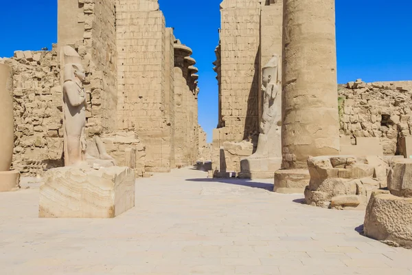 Ruiny świątyni Karnak w Egipcie — Zdjęcie stockowe