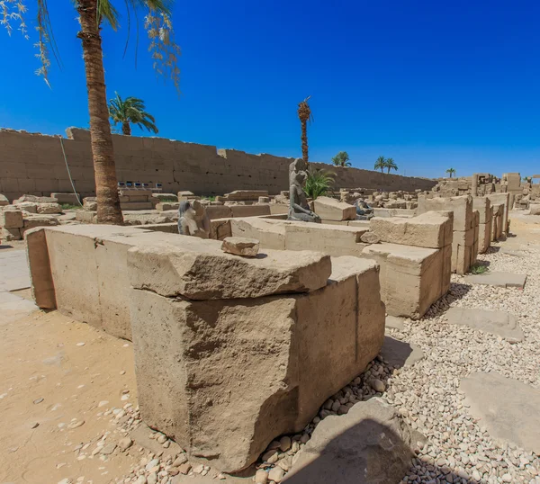 Ruínas do templo de karnak no egito — Fotografia de Stock