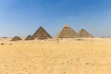 Kahire'deki Giza ile piramit