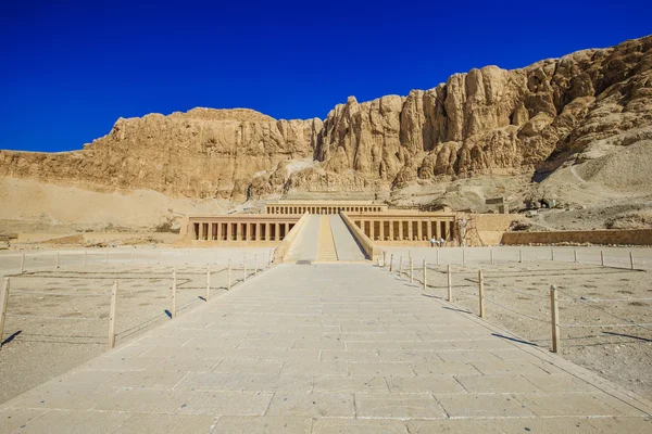Hatschepsut bei Luxor in Ägypten — Stockfoto