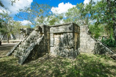 Tüylü yılan piramit chichen Itza sitesinde
