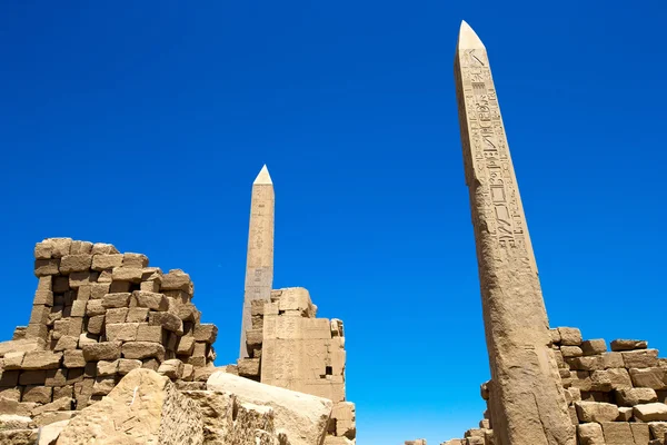 Ruínas do templo de karnak no egito — Fotografia de Stock