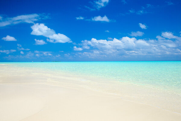 красивый пляж на Мальдивах
