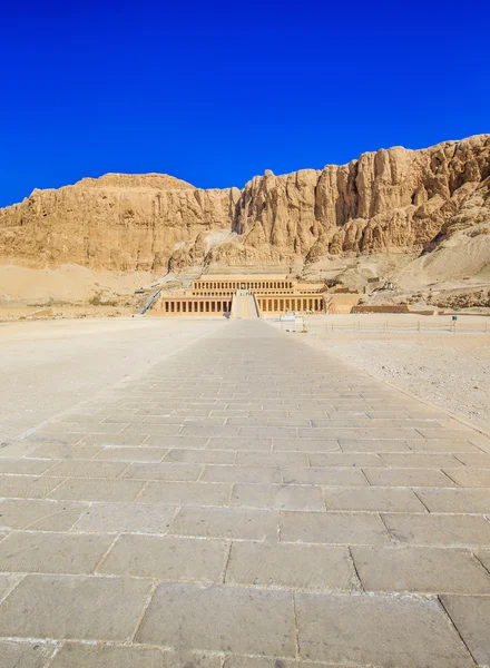 Templo de Hatshepsut perto de Luxor — Fotografia de Stock