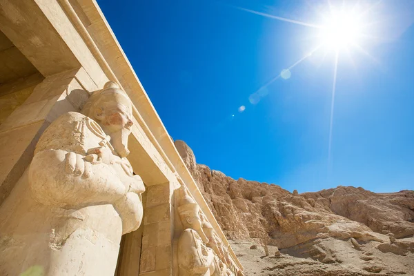 Tempel av Hatshepsut nära Luxor — Stockfoto