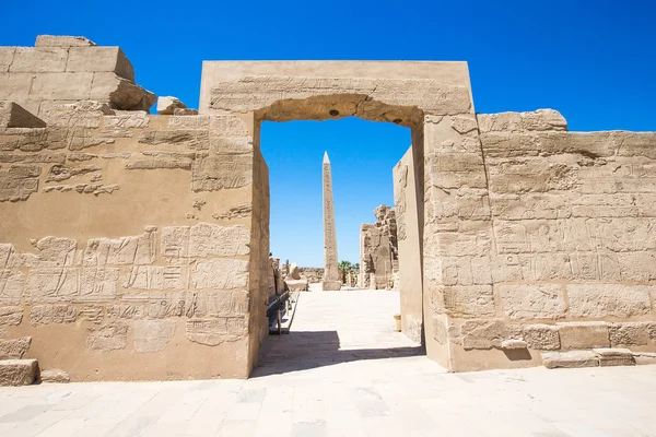 Ruínas do templo de karnak no egito — Fotografia de Stock