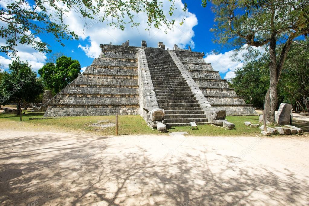 Kukulkan Pyramid in Chichen Itza