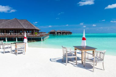 Maldivler ile plaj