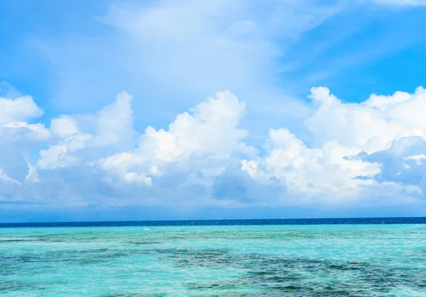Spiaggia con Maldive — Foto Stock