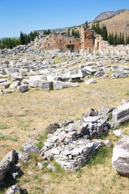 Hierapolis 'teki antik kalıntılar, Pamukkale, Türkiye.
