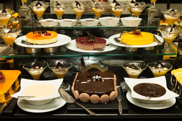 Ποικιλία από νόστιμα κέικ — Φωτογραφία Αρχείου