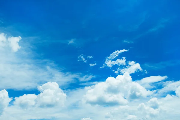 Blue sky with clouds — Stock Photo, Image