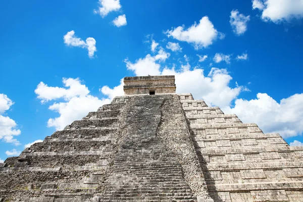 Pohled na Quetzalcoatlova pyramida, — Stock fotografie