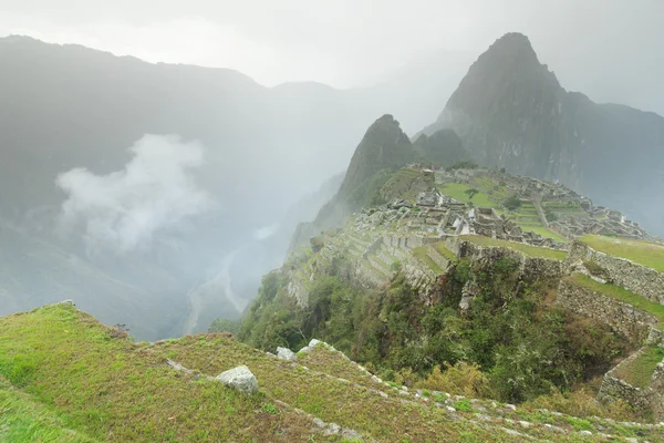 Incan ruins of Machu Picchu — Stock Photo, Image