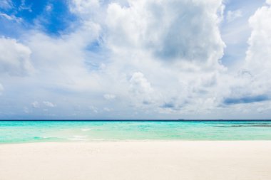 Güneşli bir gün Beach'te görünümünü