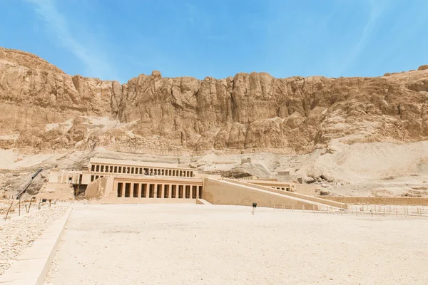 Tempel van Hatsjepsoet in de buurt van Luxor in Egypte — Stockfoto