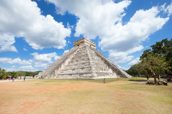 Kukulkan πυραμίδα στην τοποθεσία chichen itza, Μεξικό — Φωτογραφία Αρχείου