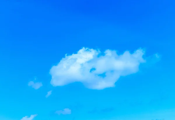 Clouds in the blue sky — Stock Photo, Image