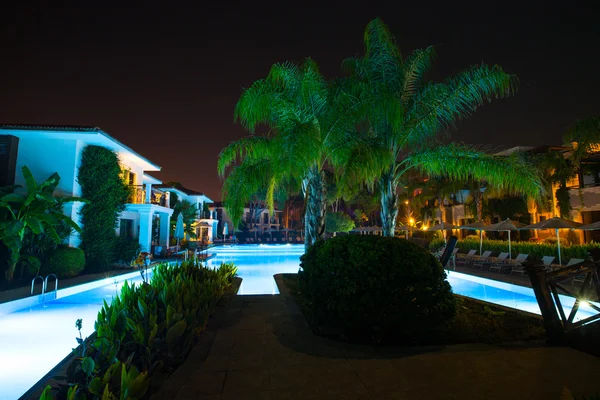 Piscina de hotel de lujo — Foto de Stock