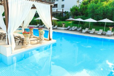 Açık Yüzme Havuzu