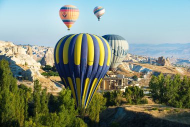 Kapadokya üzerinde uçan balonlar