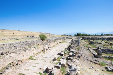 Hierapolis 'teki antik kalıntılar, Pamukkale, Türkiye.