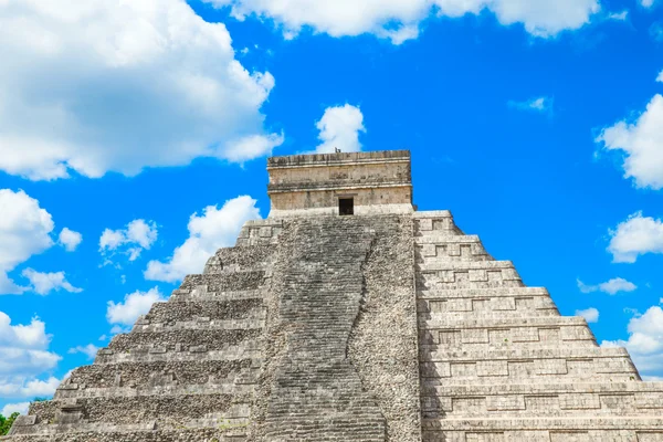 Kukulkan Pyramid in Mexico — Stock Photo, Image