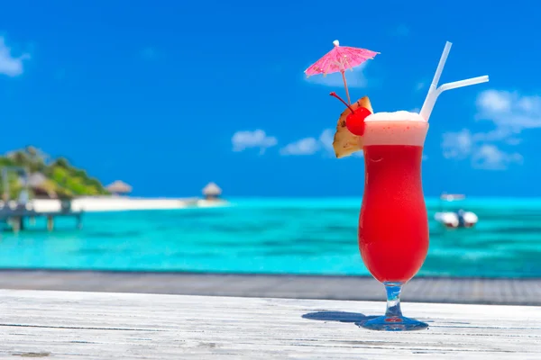 Exotische tropische cocktail — Stockfoto