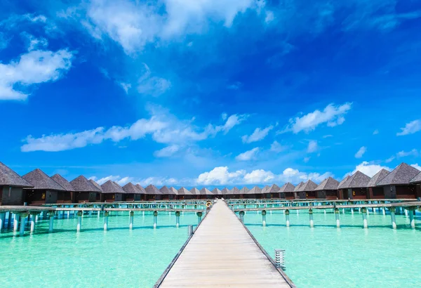 Bungalow acquatici alle Maldive — Foto Stock