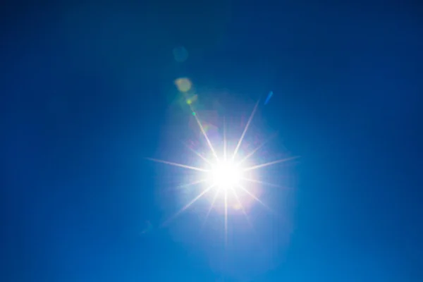 Starkt ljus från solen — Stockfoto