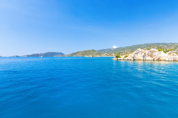 Bellissimo paesaggio nella giornata di sole — Foto Stock