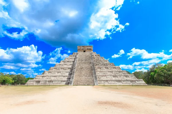 Пирамида Кукулькан в Мексике — стоковое фото