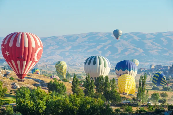 Kapadokya üzerinde uçan balonlar
