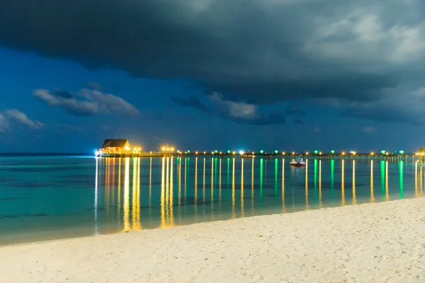 Sunset on beach in Maldives — Stock Photo, Image