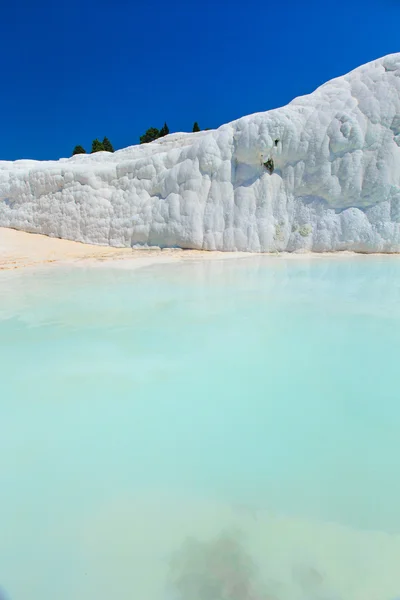 Pamukkale Traverten havuzları ve teraslar — Stok fotoğraf