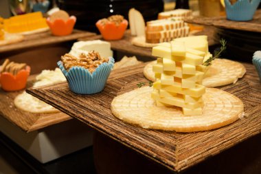 çeşitli gıda sahip kanalları