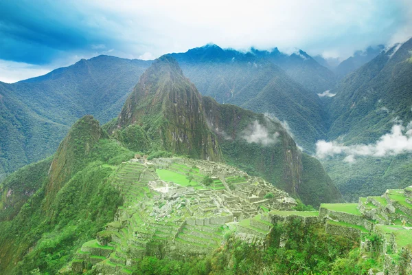 Panorama de Machu Pichu con Huayna Picchu — Foto de Stock
