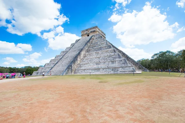 Starověký Maya pyramida El Castillo — Stock fotografie