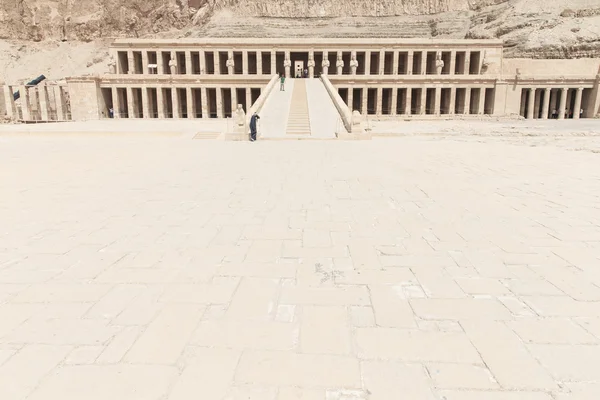 The temple of Hatshepsut in Egypt — Stock Photo, Image