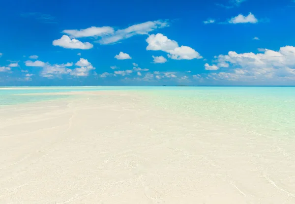 Tropisch strand op de Malediven — Stockfoto