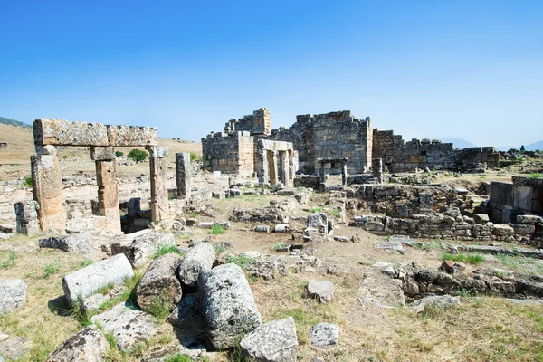 Antiguas ruinas en Hierápolis — Foto de Stock