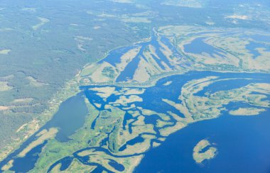 Yeşil alan, nehirler görünümünü