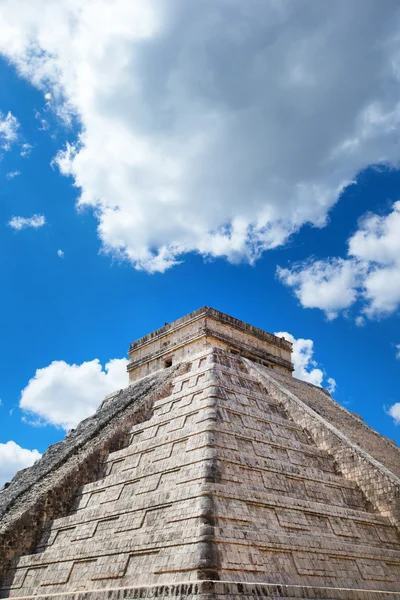 Kukulkan Pyramid in Mexico — Stock Photo, Image